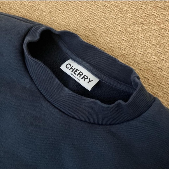 LIKE NEW CHERRY Los Angeles embroidered logo sweater sweatshirt navy - Picture 3 of 5